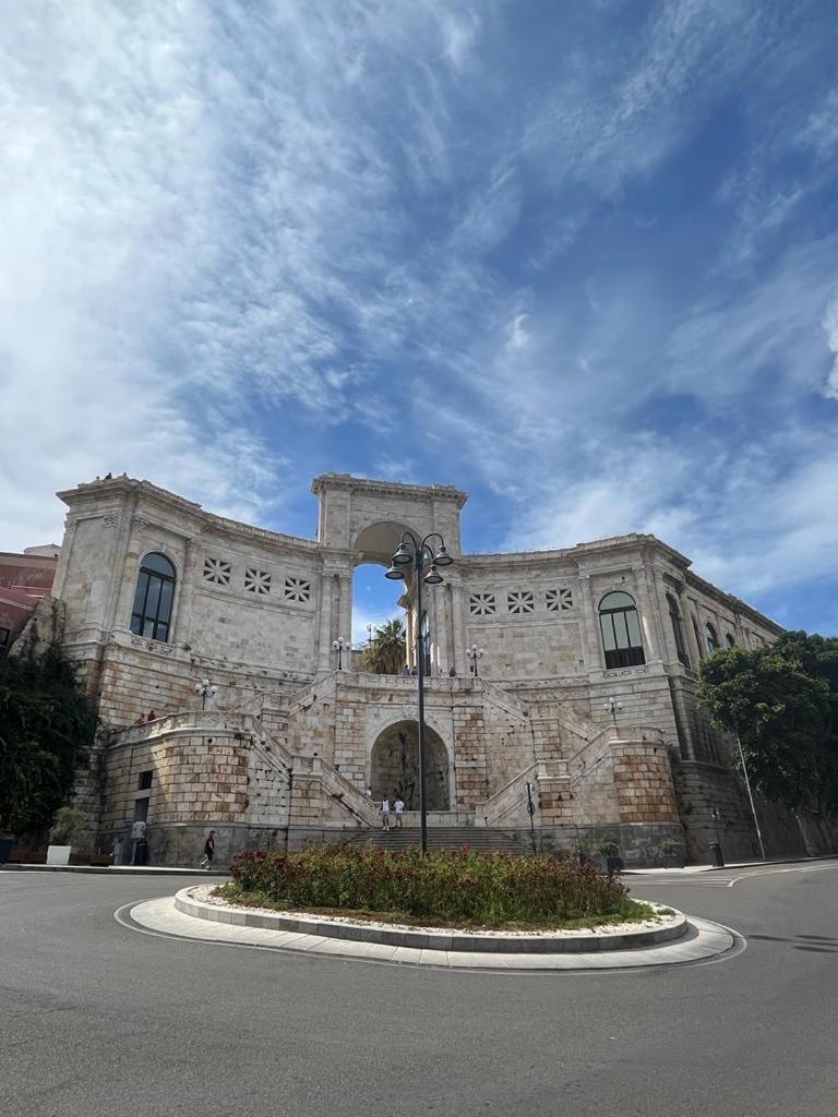 Casa Dede Nel Centro Storico Di * Cagliari