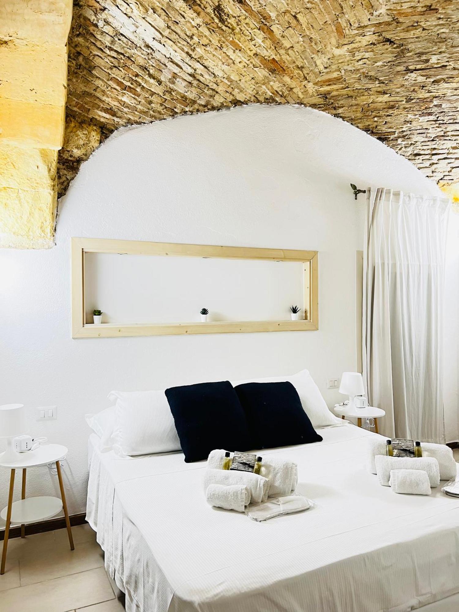 Casa Dede Nel Centro Storico Di * Cagliari